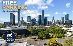 Brisbane Skyline View 2Beds River View Apt